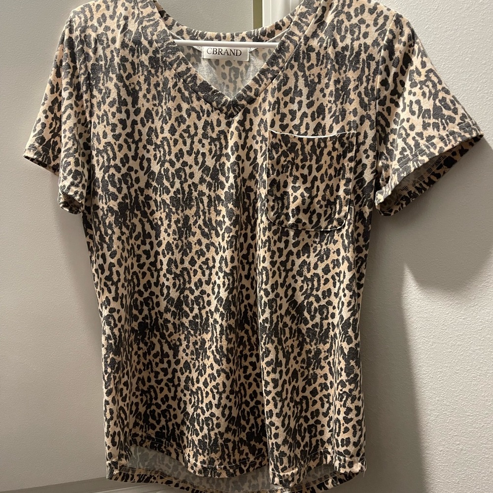 Women’s leopard T-shirt
